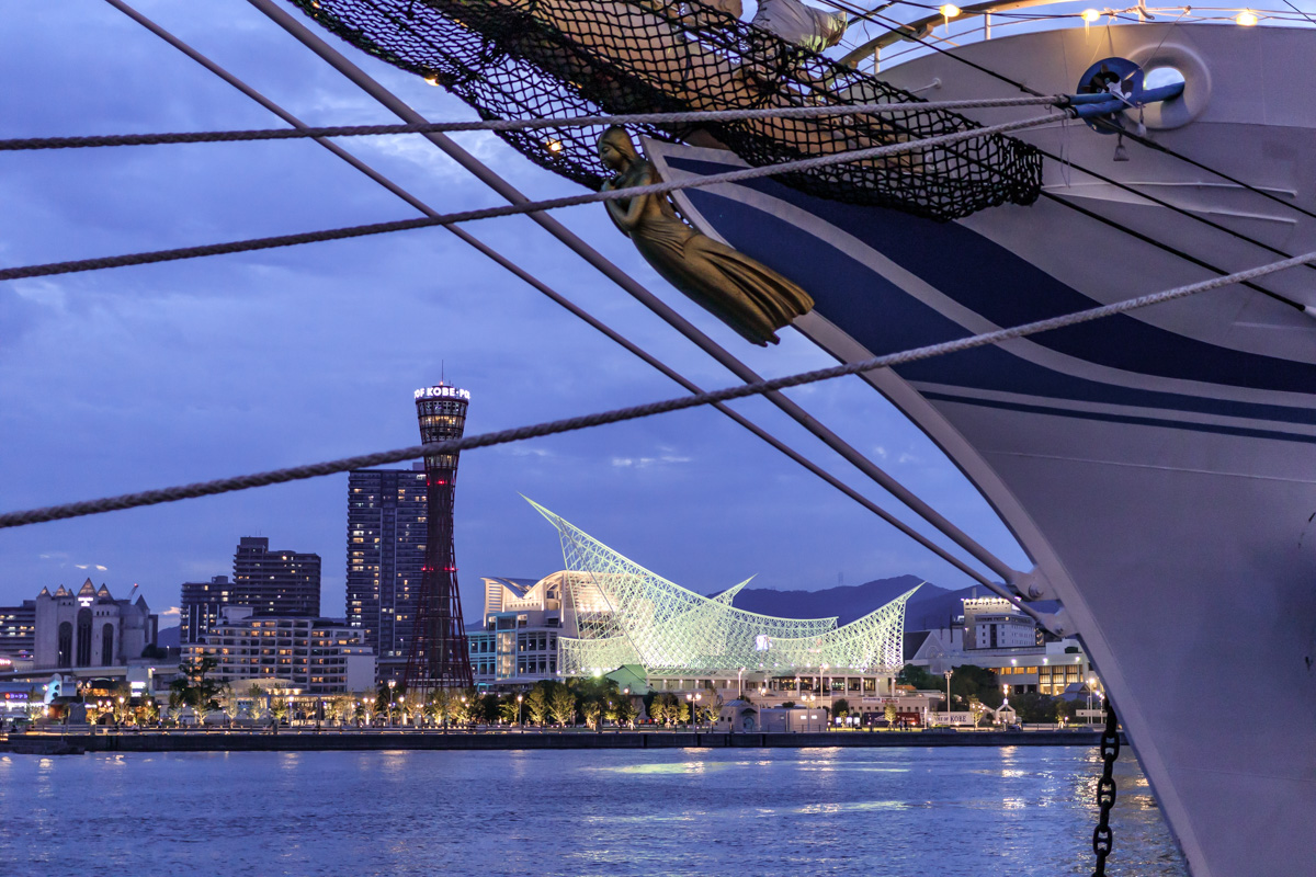 神戸に入港した練習帆船「海王丸」【写真・動画 2018年7月】 | 神戸