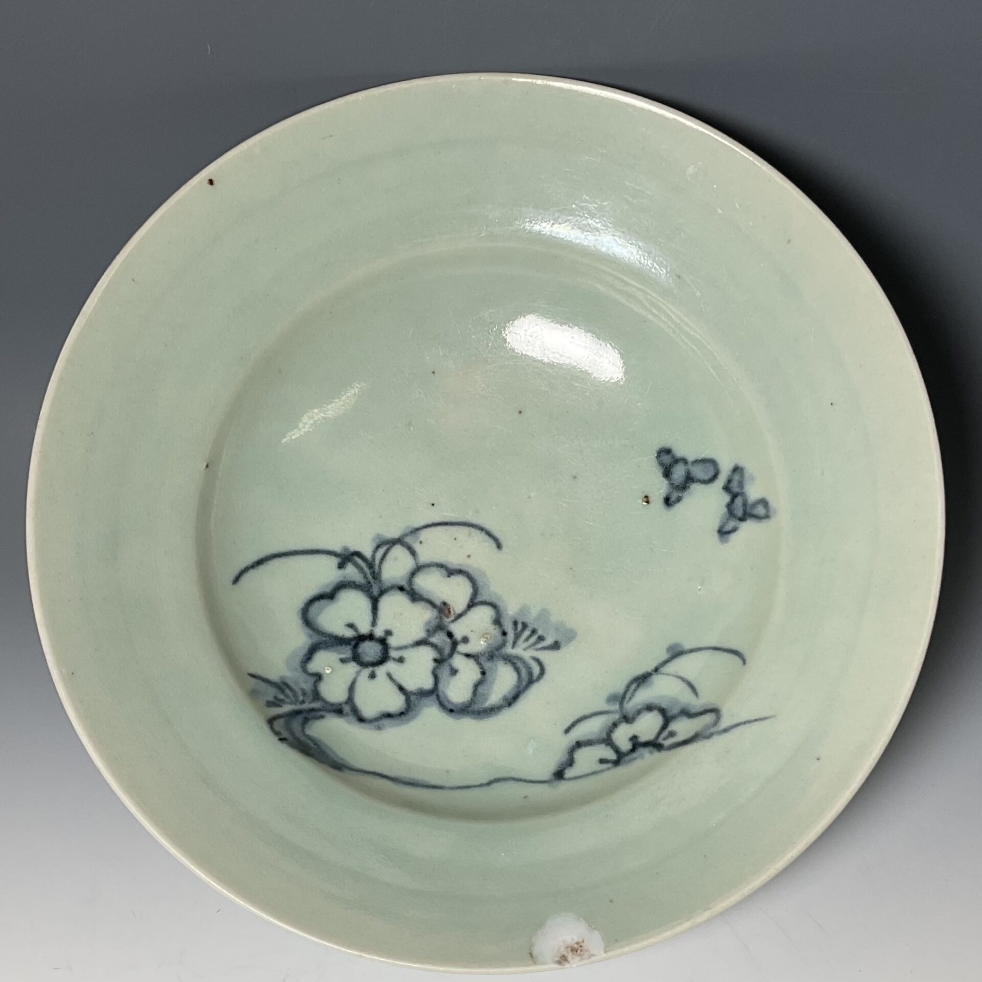 A 古九谷青磁染付流水桜文兜形三脚付大鉢 (初期伊万里青磁) | 古美術萬里