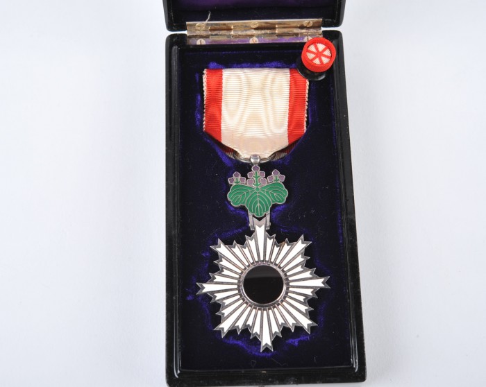 Yahoo!オークション -「勲五等双光旭日章」の落札相場・落札価格