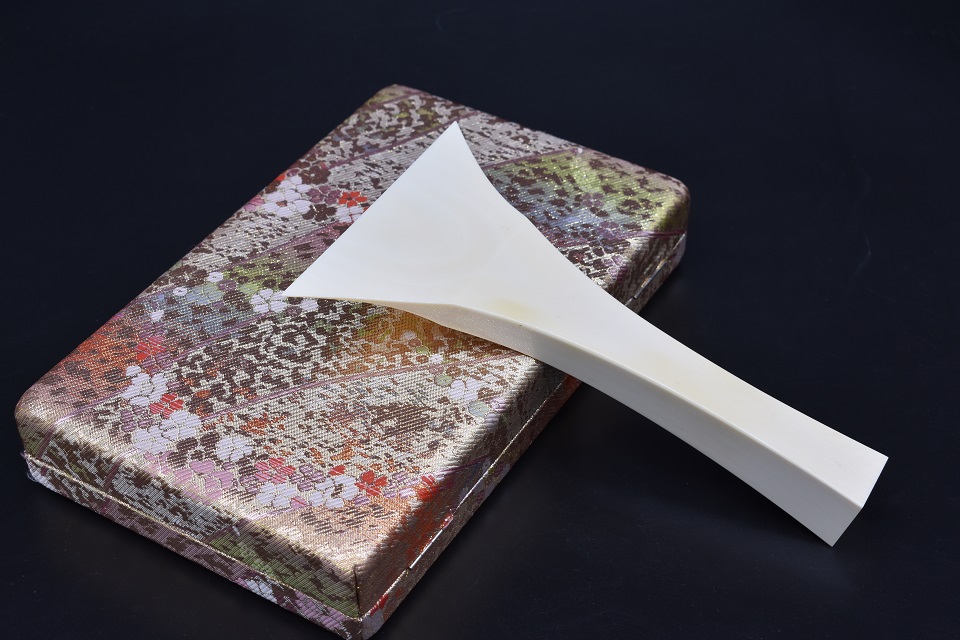 象牙丸撥 地唄三味線用 津山バチ | 株式会社かぐら堂 骨董品をプロが