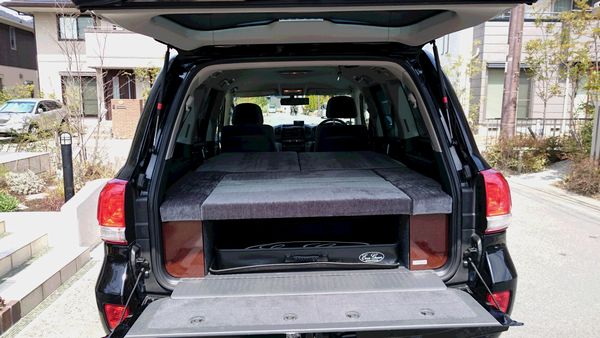 伊藤様 ランクル200シートレス仕様 | 工房リンクス・ベットキット