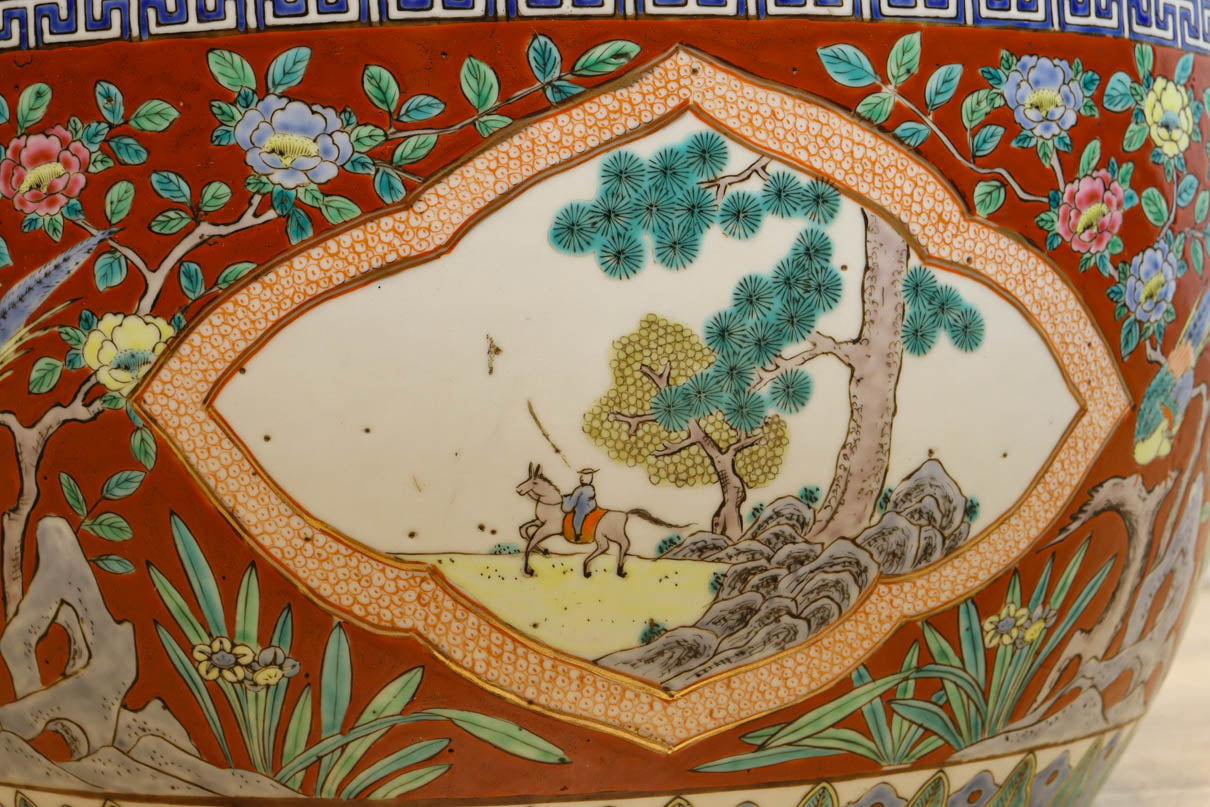 細やかな花模様の華やかな大型丸火鉢 DC7599 – 古福庵 [ KOFUKUAN