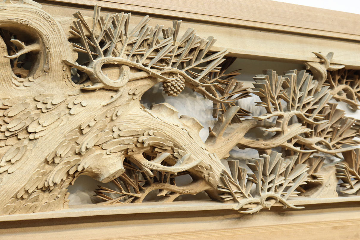 威厳を感じさせる松の深彫り彫刻欄間 EZ1826 在庫1枚 – 古福庵