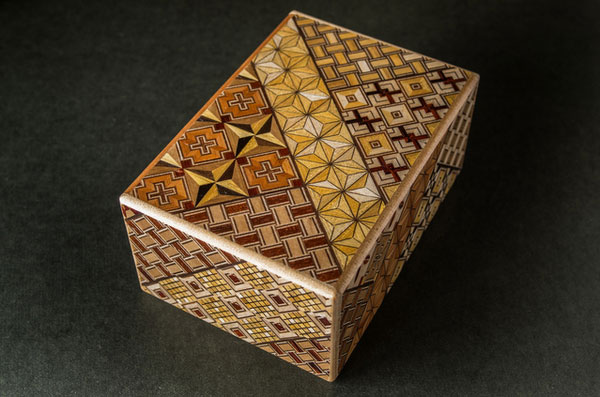 箱根寄木細工（はこねよせぎざいく）の特徴 や歴史- KOGEI JAPAN（コウ