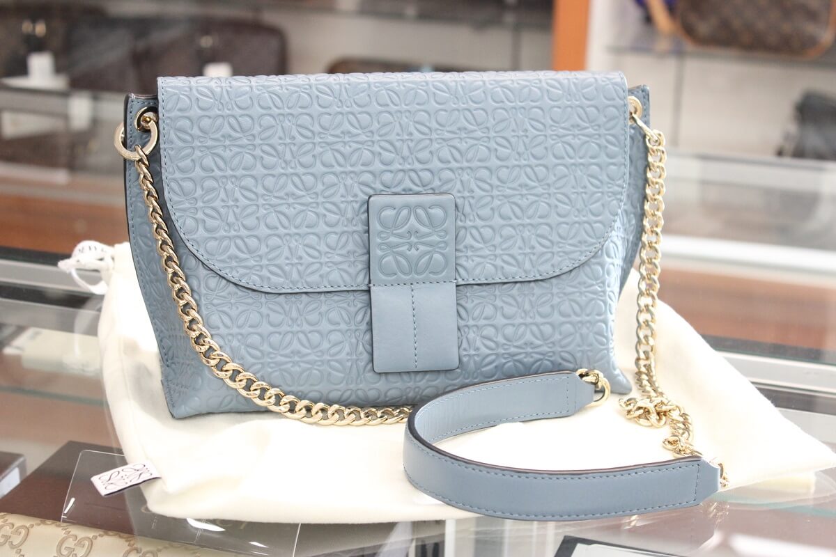 ロエベ・アベニュー・チェーンバッグの買取価格｜滋賀で70年 | 買取