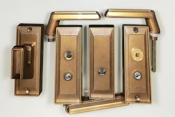 小池ガラス店 / 形材門扉用打掛け錠 両開き用 NR-B3WH-BR 色 : BR