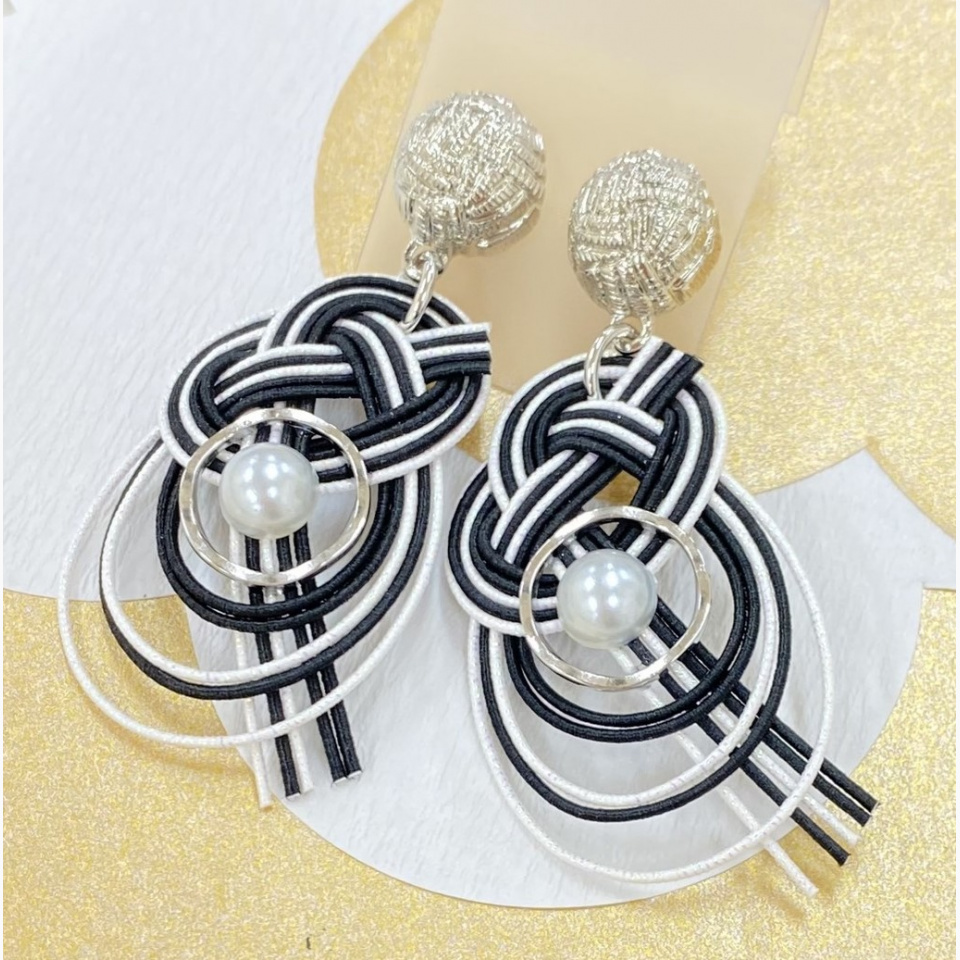 こころ粋 / 水引ピアス ～あわじ結び～