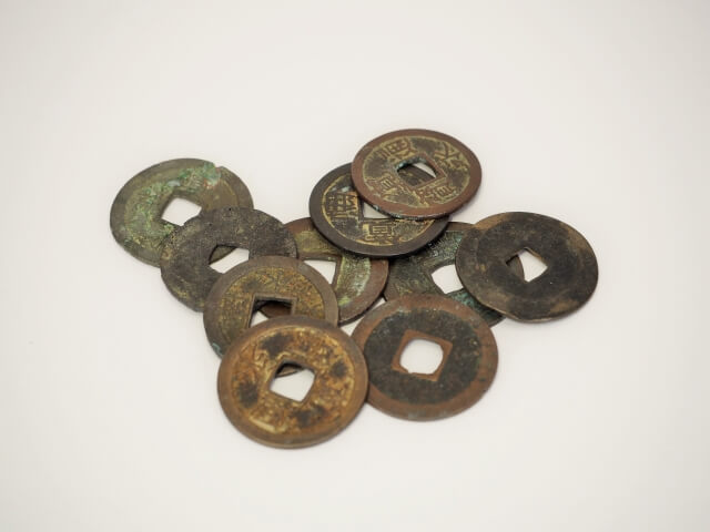 穴銭古銭『文久永宝』の価値は？最新の買取相場を公開【全種類鑑定