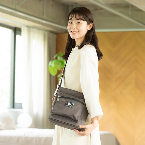 なとり グラフィックショルダーバッグ アジアツアー なとり Graphic