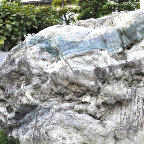 プレート型・オブジェに・1.2kg】（高品質濃緑色ヒスイ）糸魚川天然