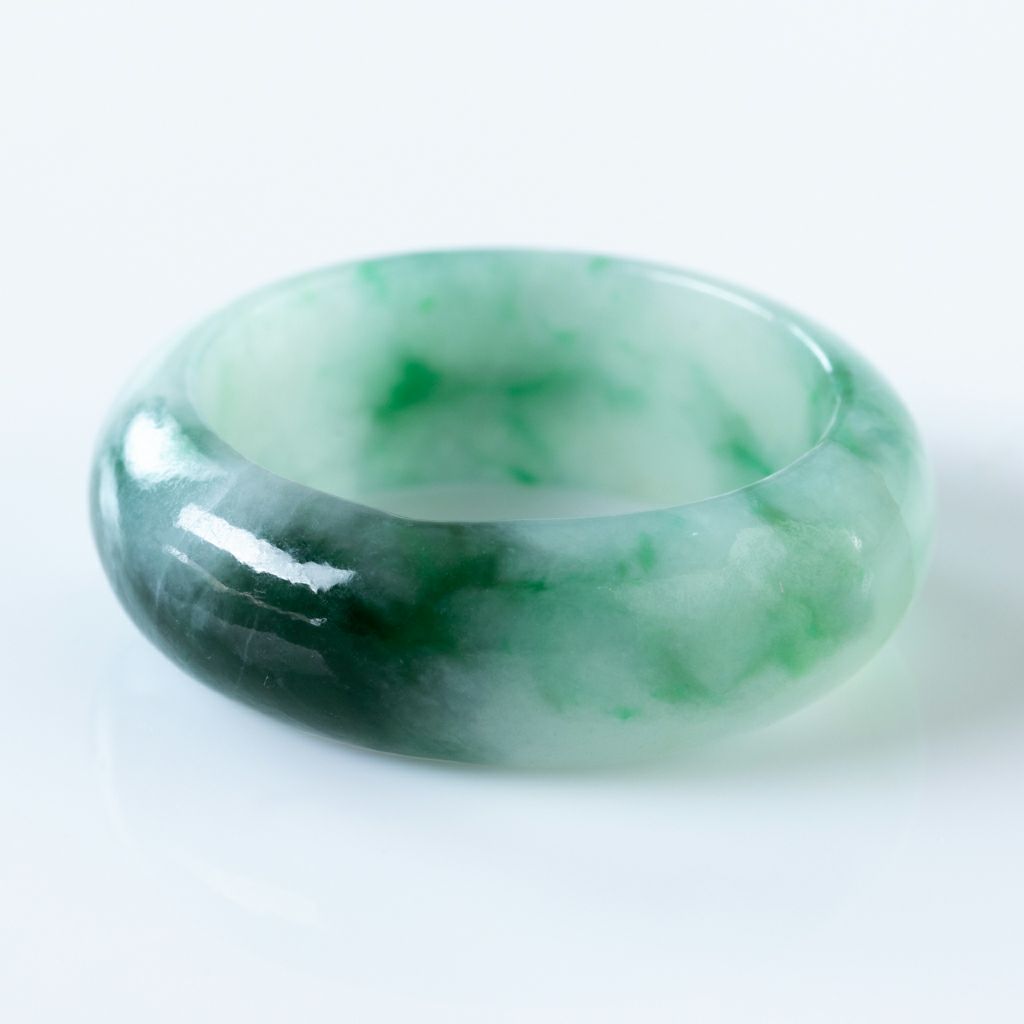 19号・プレミアム・透明感抜群・艶美麗】（プレミアム濃緑色ヒスイ