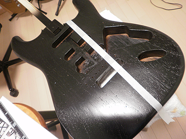 □ギター講師が！ヴァンヘイレンのフランケン風の自家塗装に挑戦します