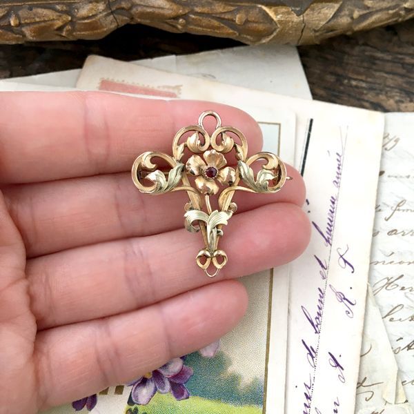 FIX アールヌーヴォー花のゴールドブローチ - アンティーク k-nuts