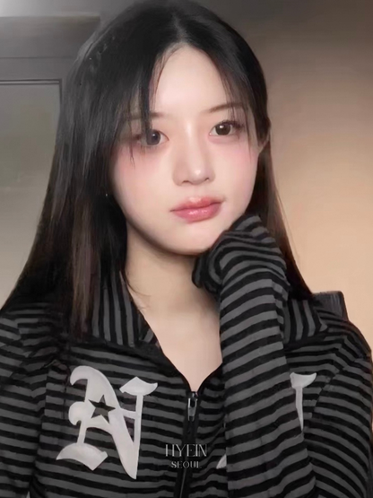 ILLIT ミンジュ着用】NN stripe zip-up / black – hyein