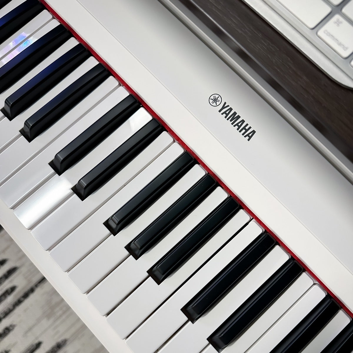 Yamaha Piaggero NP-15 61-Key Portable Keyboard - White – Kraft Music
