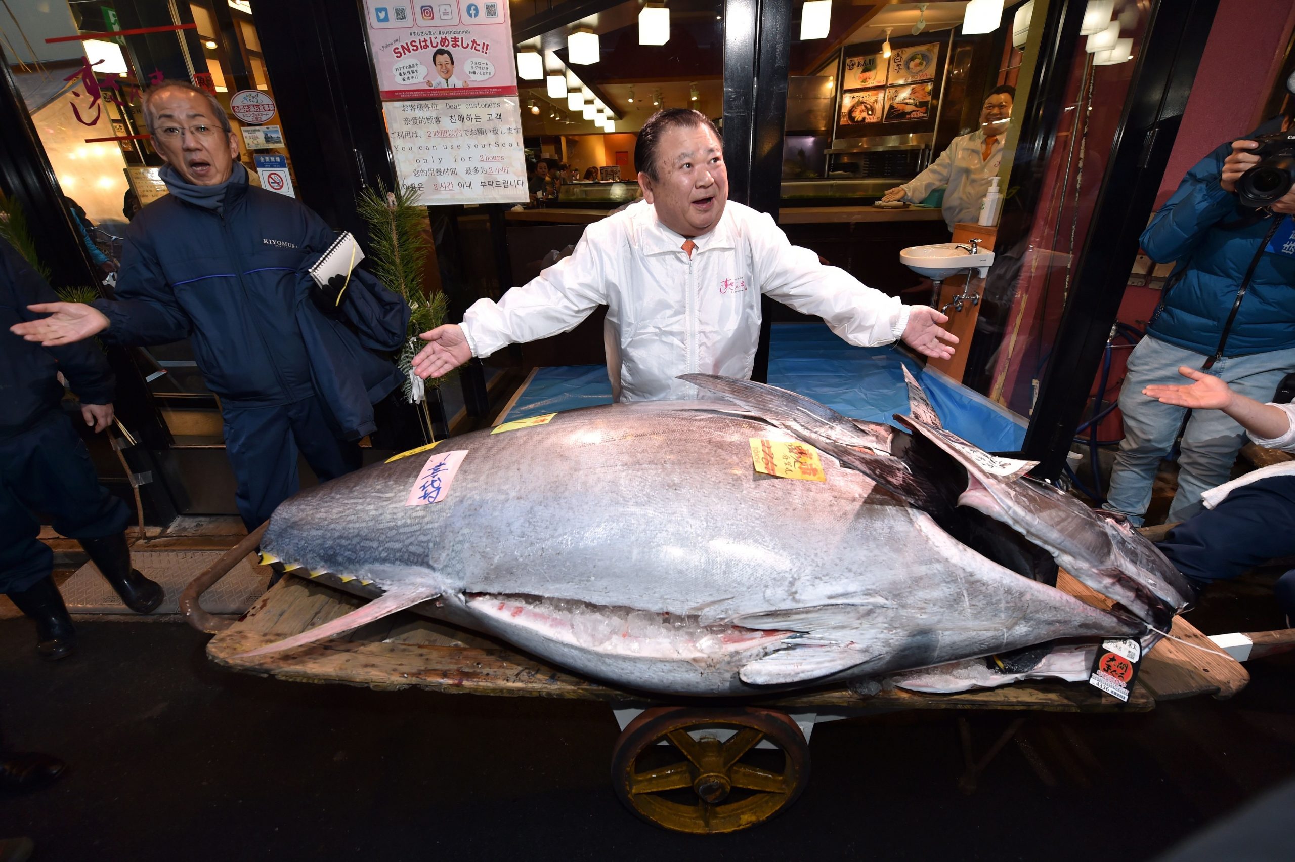 Japanese Sushi Magnate Spends $1.8 Million on Massive Tuna | KTLA