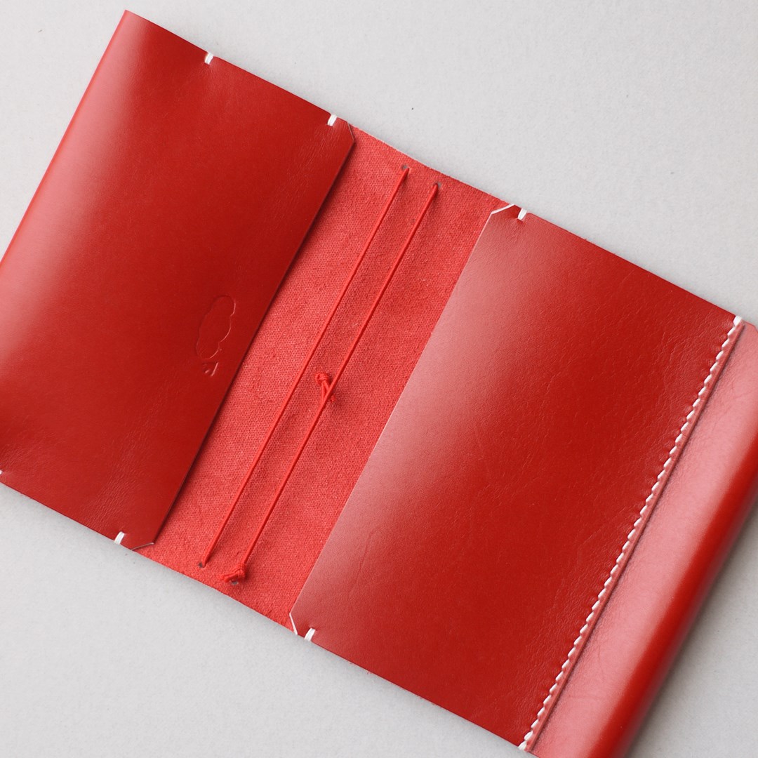 真っ赤なトラベラーズノートカバー1型パスポートサイズをつくる | kumosha