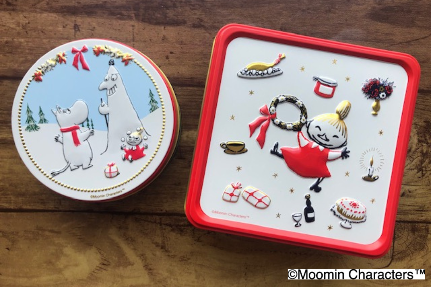 ムーミン」＆「ピーターラビット」のクリスマスお菓子缶は、1,000円台