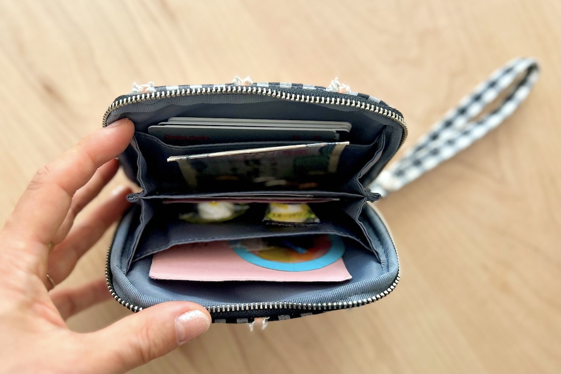 ほぼ日」の名品「ひきだしポーチ」は機能的で可愛い！厚みのあるものも