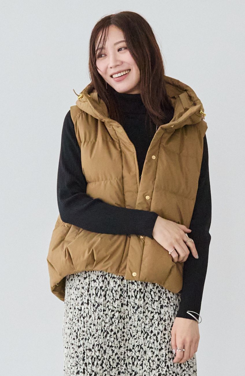 エアリーフードピュアダウンベスト｜FURRY、REYELL公式通販サイト kuih