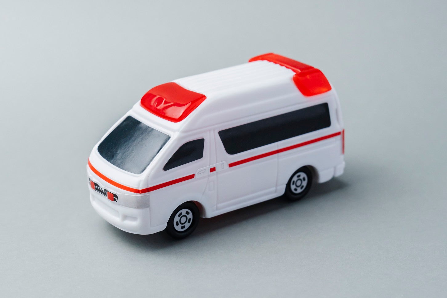 ハッピーセット「トミカ」の2025年版を一挙紹介！ GT-RやGRスープラの