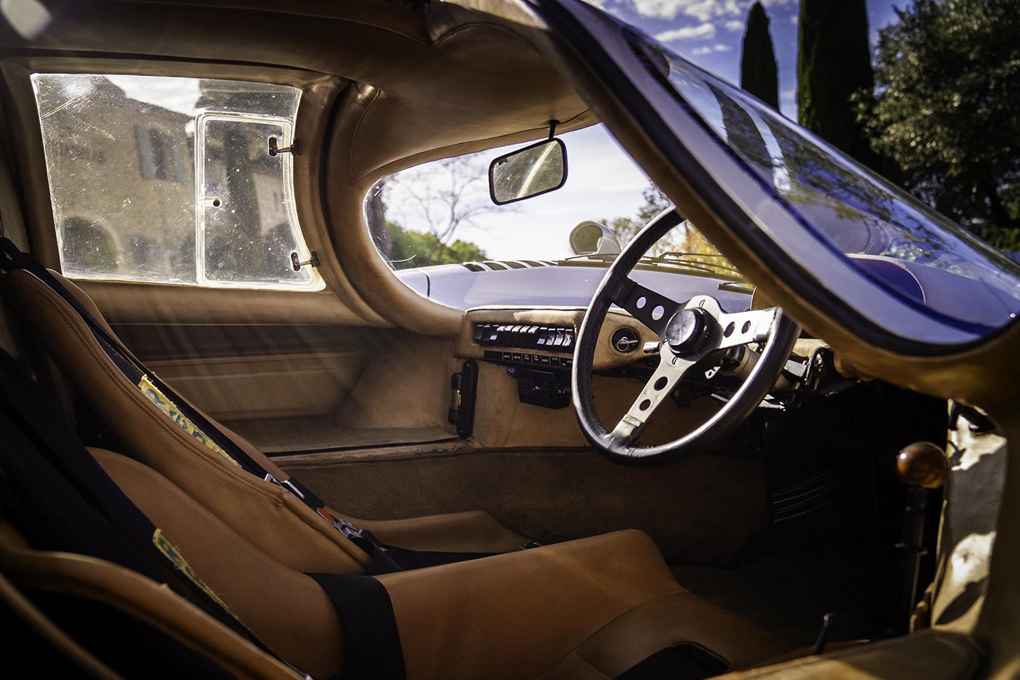 なぜポルシェのレーシングカーが公道に？ 963ハイパーカーをベースに