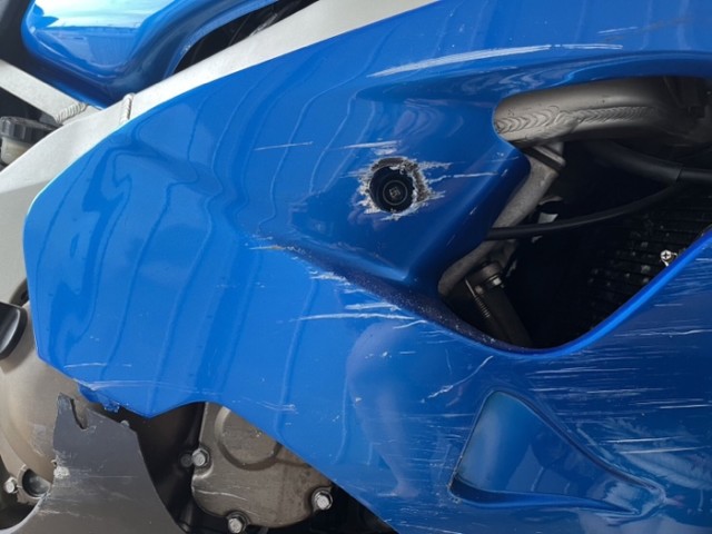 カワサキ ZX-9R カウル割れ 傷の修理 群馬県のお客様 | 神奈川県厚木市