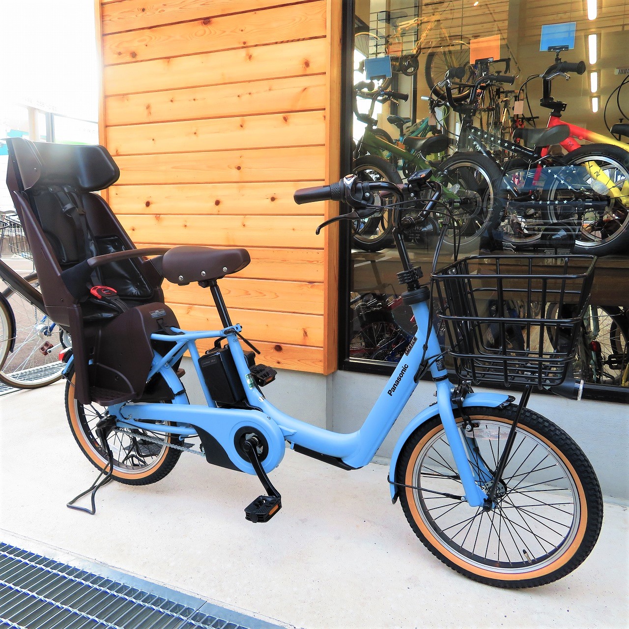 2018年モデル ギュットアニーズDX 新型チャイルドシート搭載/20型