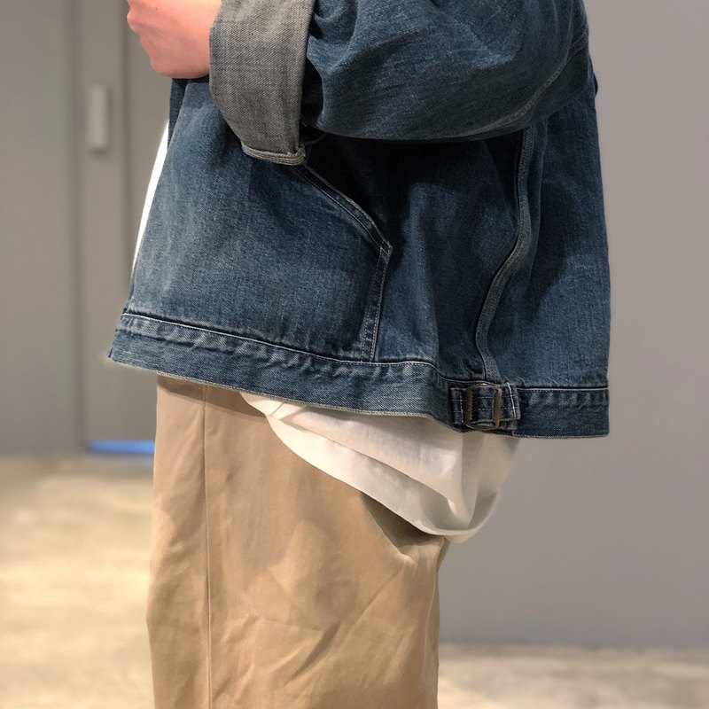 チマラ」のデニムジャケットはあえてオーバーサイズで | 暮らしと
