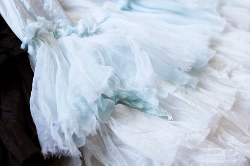 dosa（ドーサ）」のバスケットとシルクスカートで軽やかに | 暮らしと