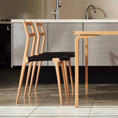 頑丈なのに、フレームが細くて軽量のダイニングチェア【天童木工