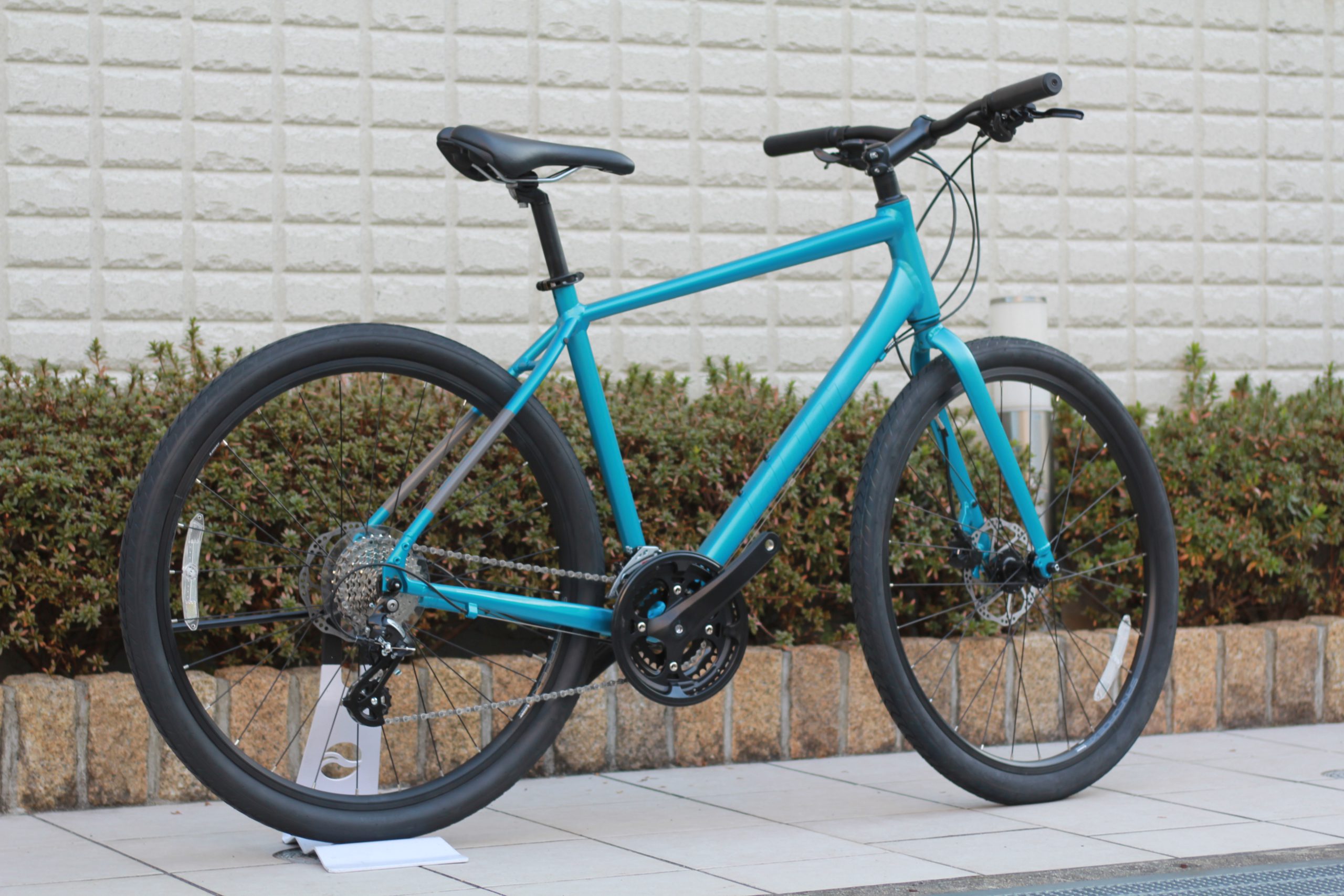 GIANT『Gravier / Gravier Disc』より安定感を求める方にMTB寄りの