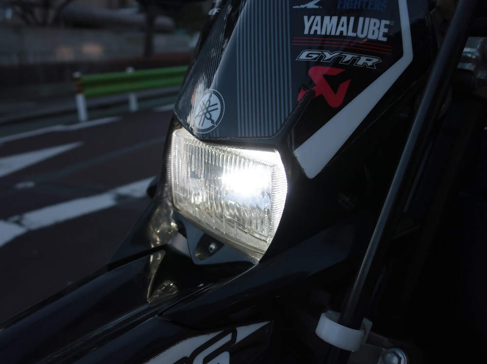 WR250R/Xにおススメ LEDヘッドライト SMC9-H4 取り付け | クロライト