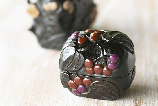 川添日記 草木彫 うるしの器 | 日本の季節を刳抜の木に彫る