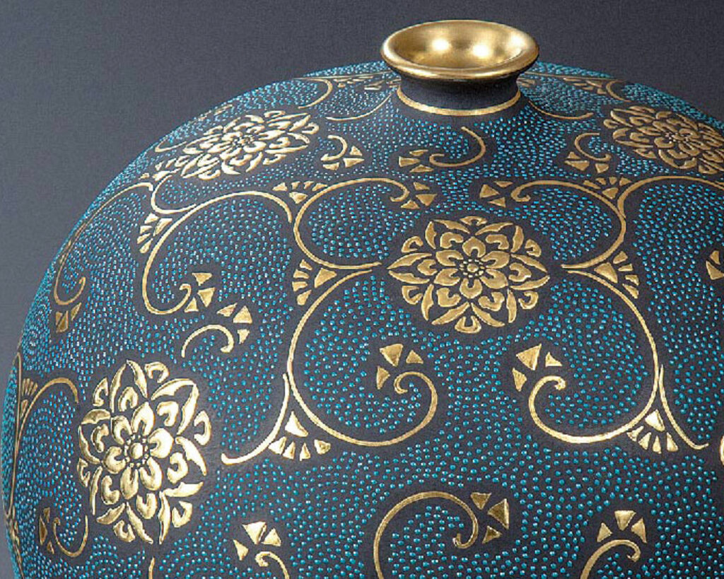 三代 仲田錦玉 | 盛金・青粒の第一人者 | 九谷焼 MAG