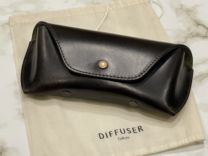 DIFFUSER】ギフトにもバッチリ！本革製メガネケースのご紹介です！｜髙