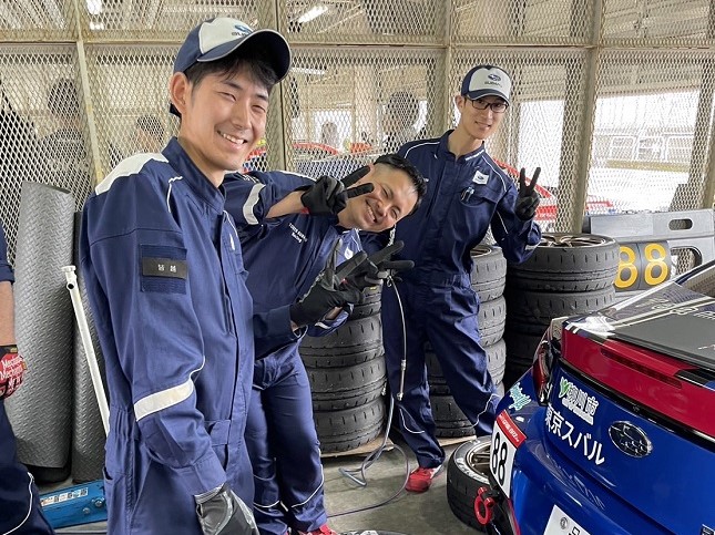 モータースポーツ】GR86/BRZ Cupでディーラーメカニックが活躍中