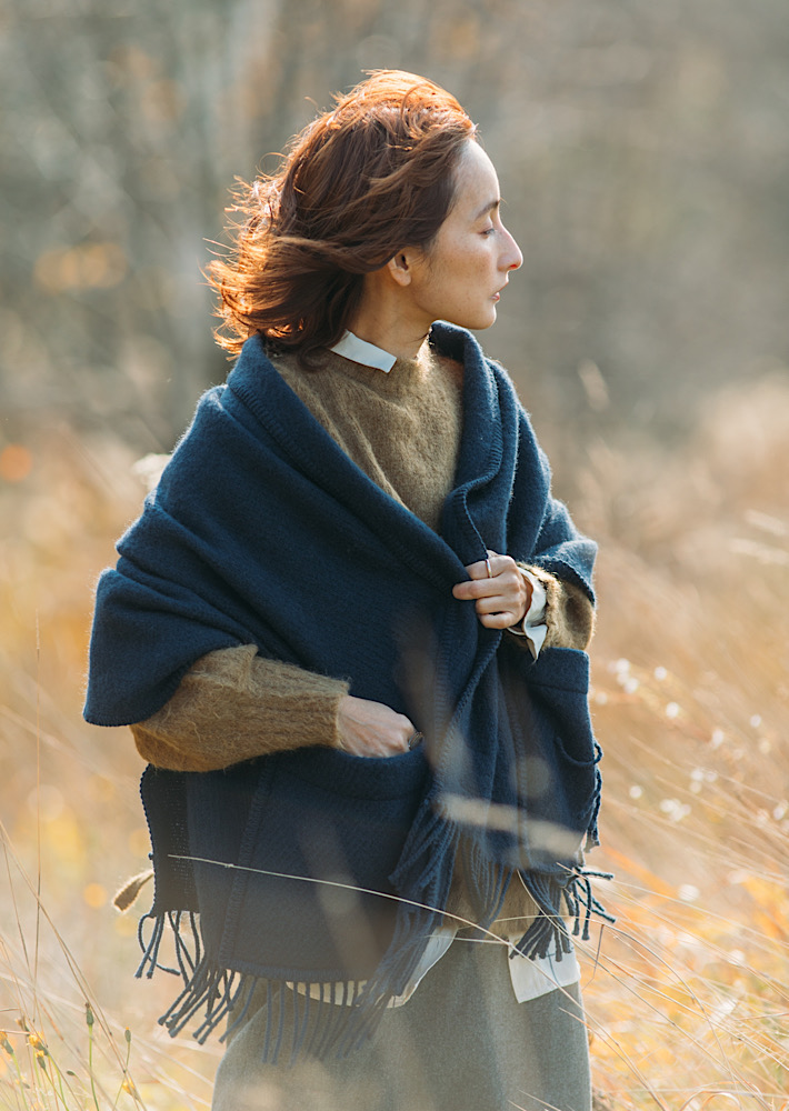 UNI pocket shawl （midnight blue） – LAPUAN KANKURIT（ラプアン