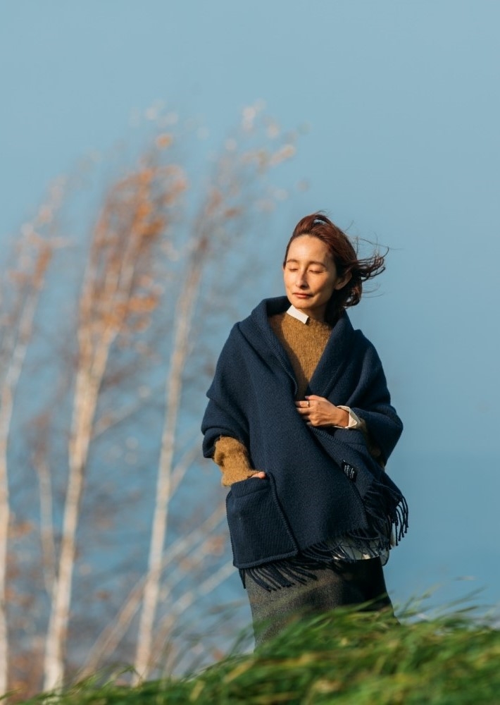 UNI pocket shawl （midnight blue） – LAPUAN KANKURIT（ラプアン