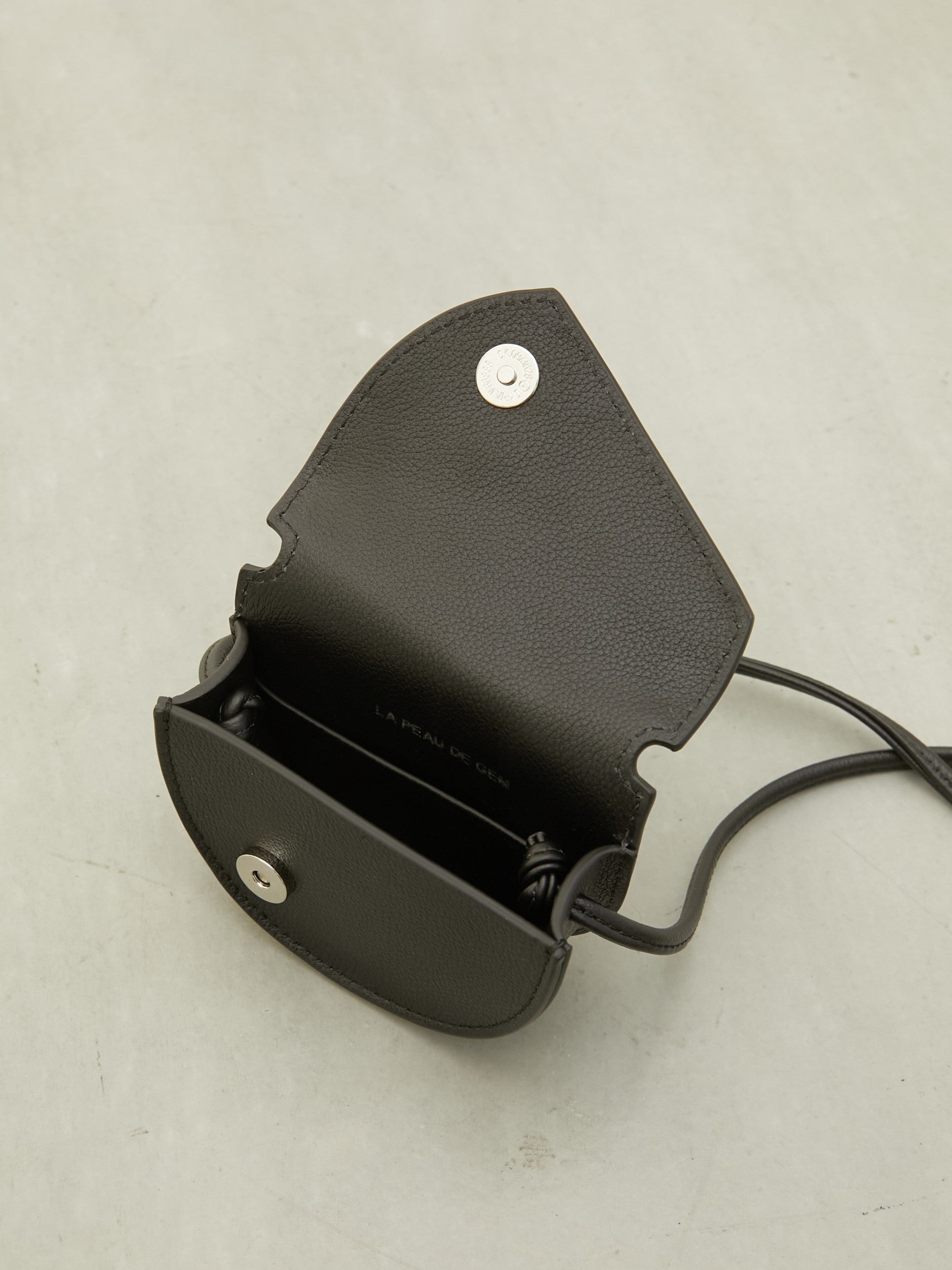 new arrival – LA PEAU DE GEM