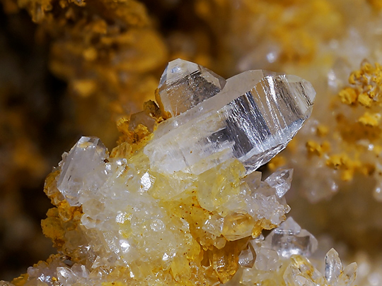 水晶 日本式双晶 Quartz Japan law twin 鉱物たちの庭