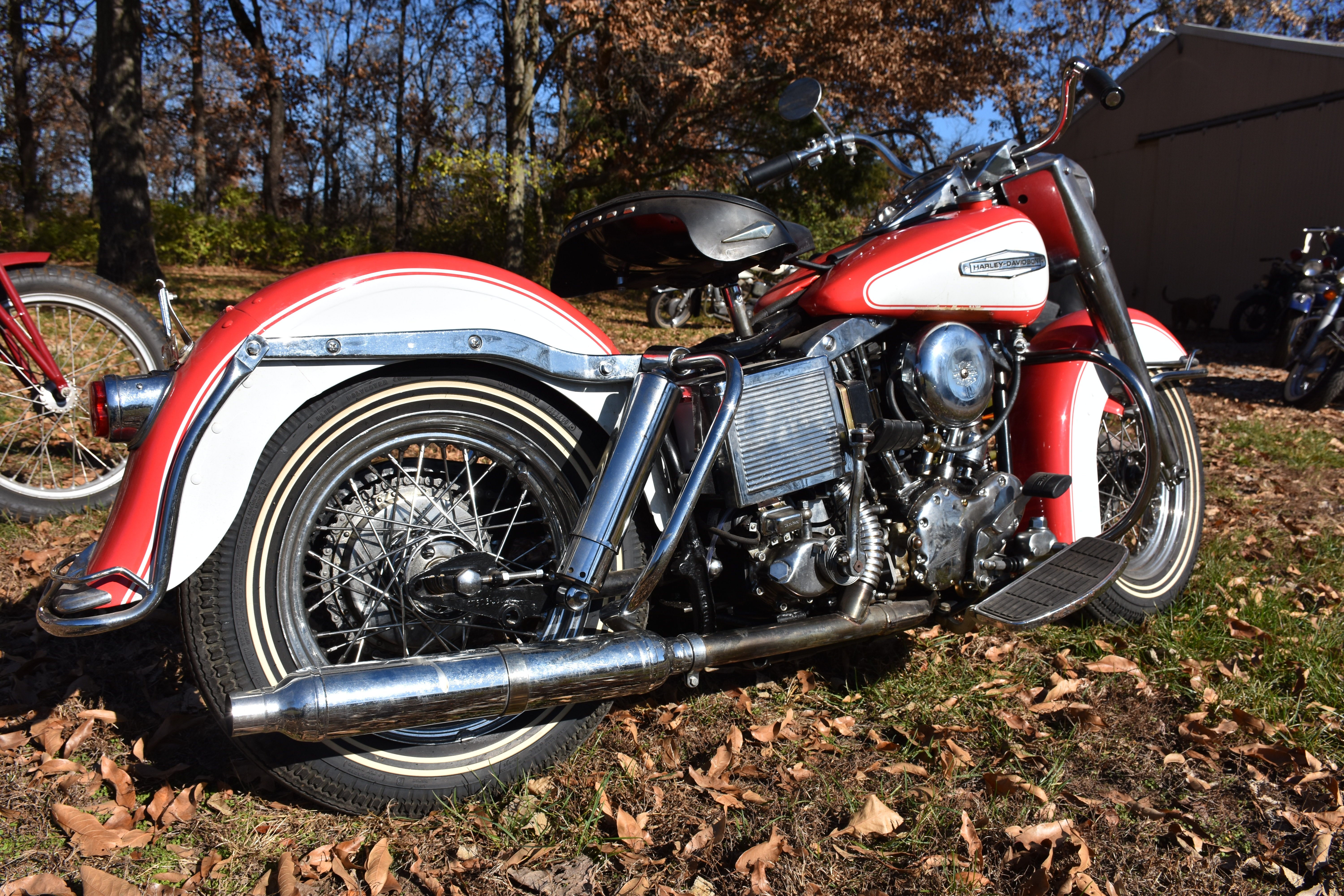 1966 Harley Davidson FL Shovelhead – Larson MasterWorks