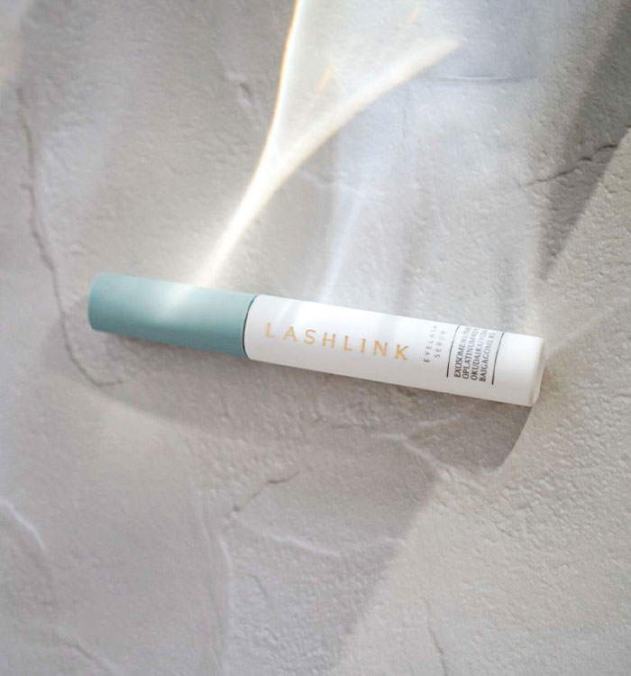 まつ毛美容液の塗りすぎはダメ！やりがちな失敗例と正しい使い方を解説