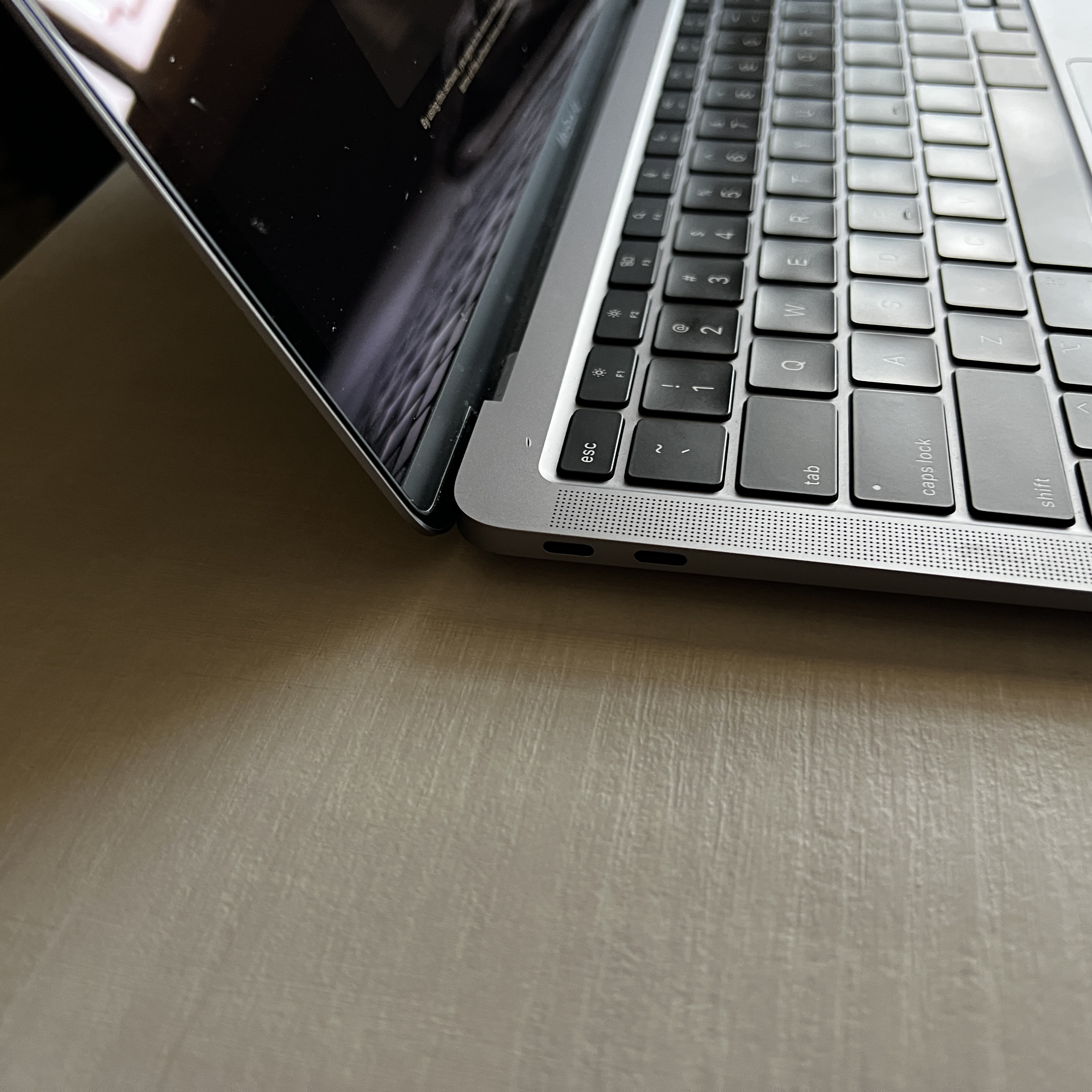 Macbook Air M1 13″ 256GB SSD 8GB RAM SPACE GRAY (seminovo) – LS