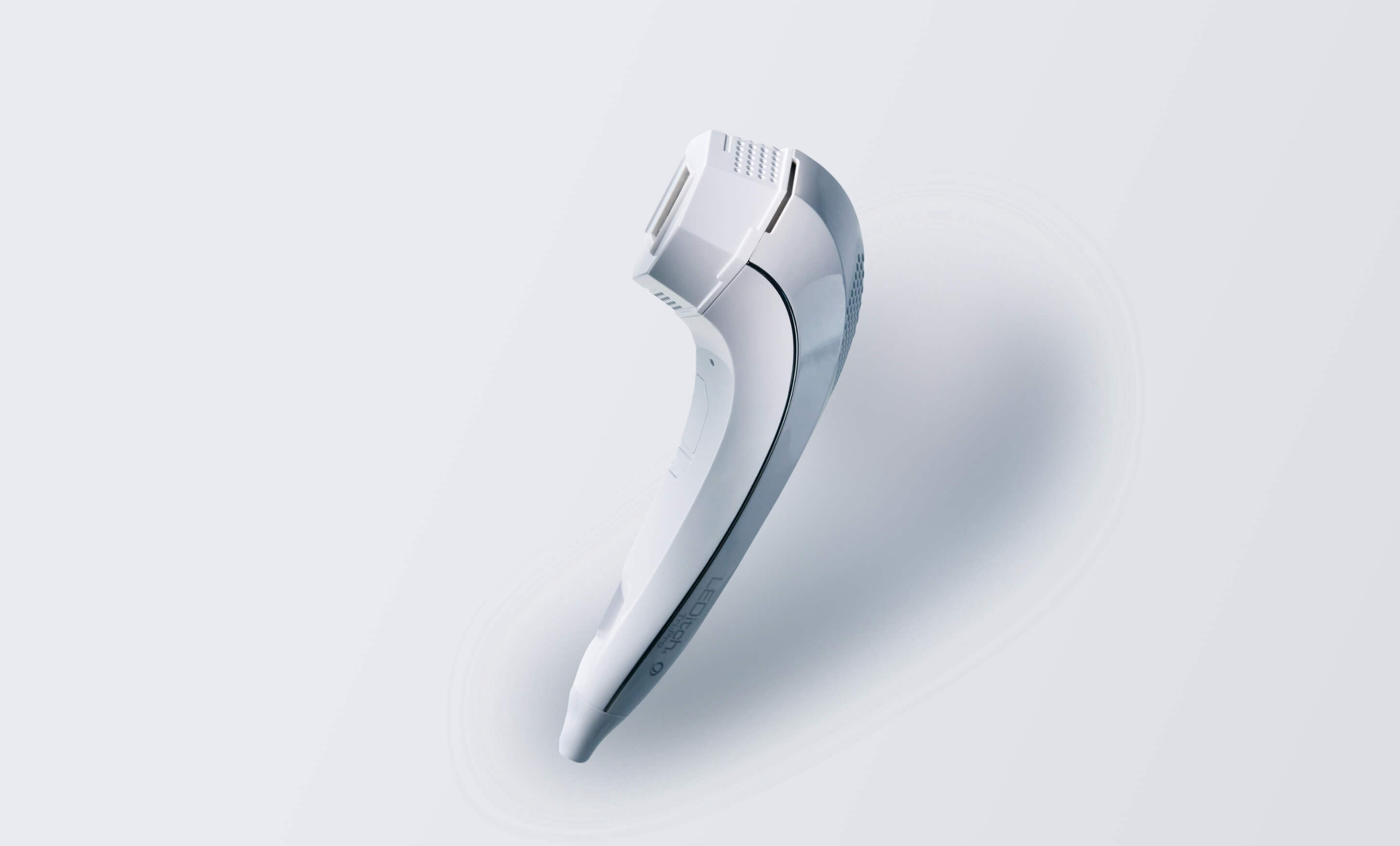 LEDitch Tri-Pro | 高出力LEDでつくる凛とした美しさ