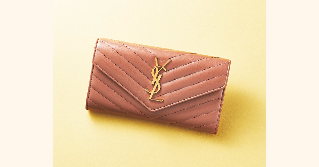 サンローラン】日本限定の長財布で運気アップ！収納力抜群のアイテムを