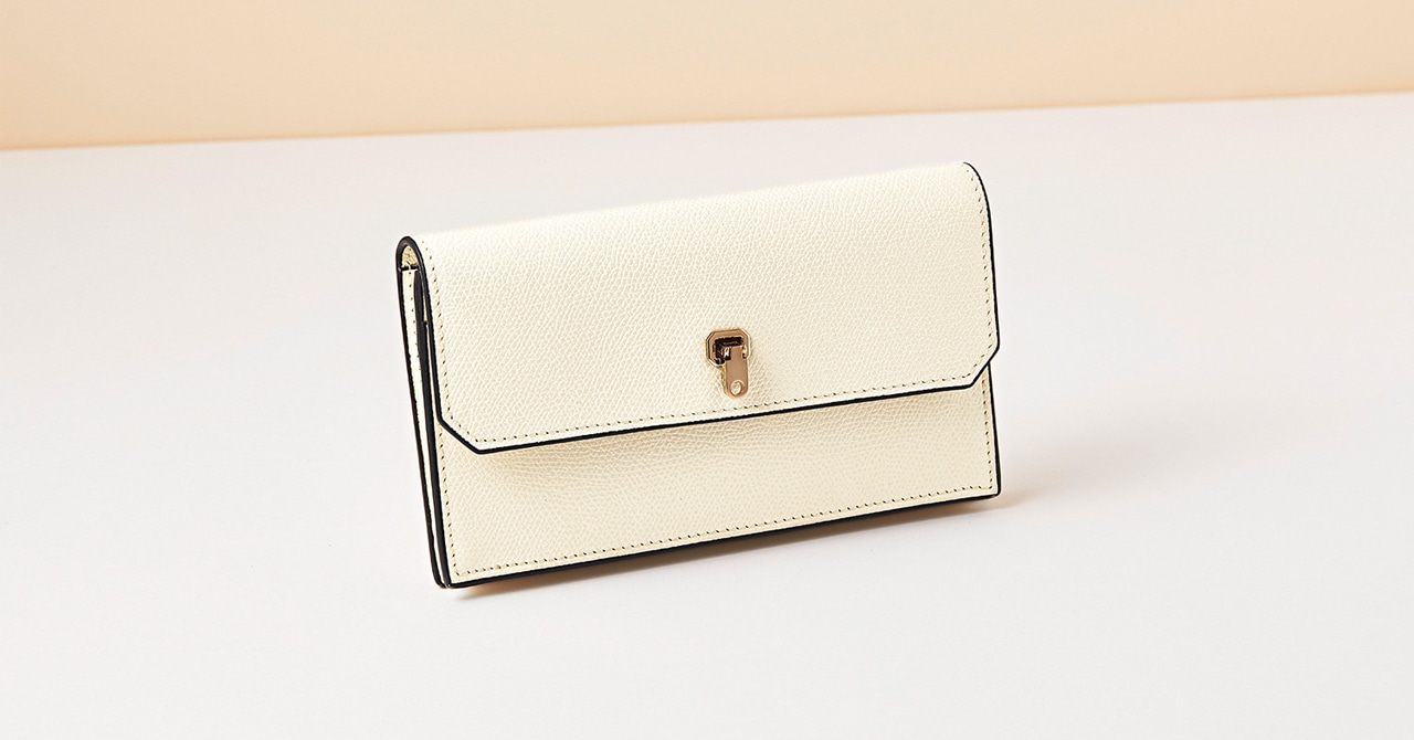 ヴァレクストラの長財布「シティ ウォレット」で運気アップ