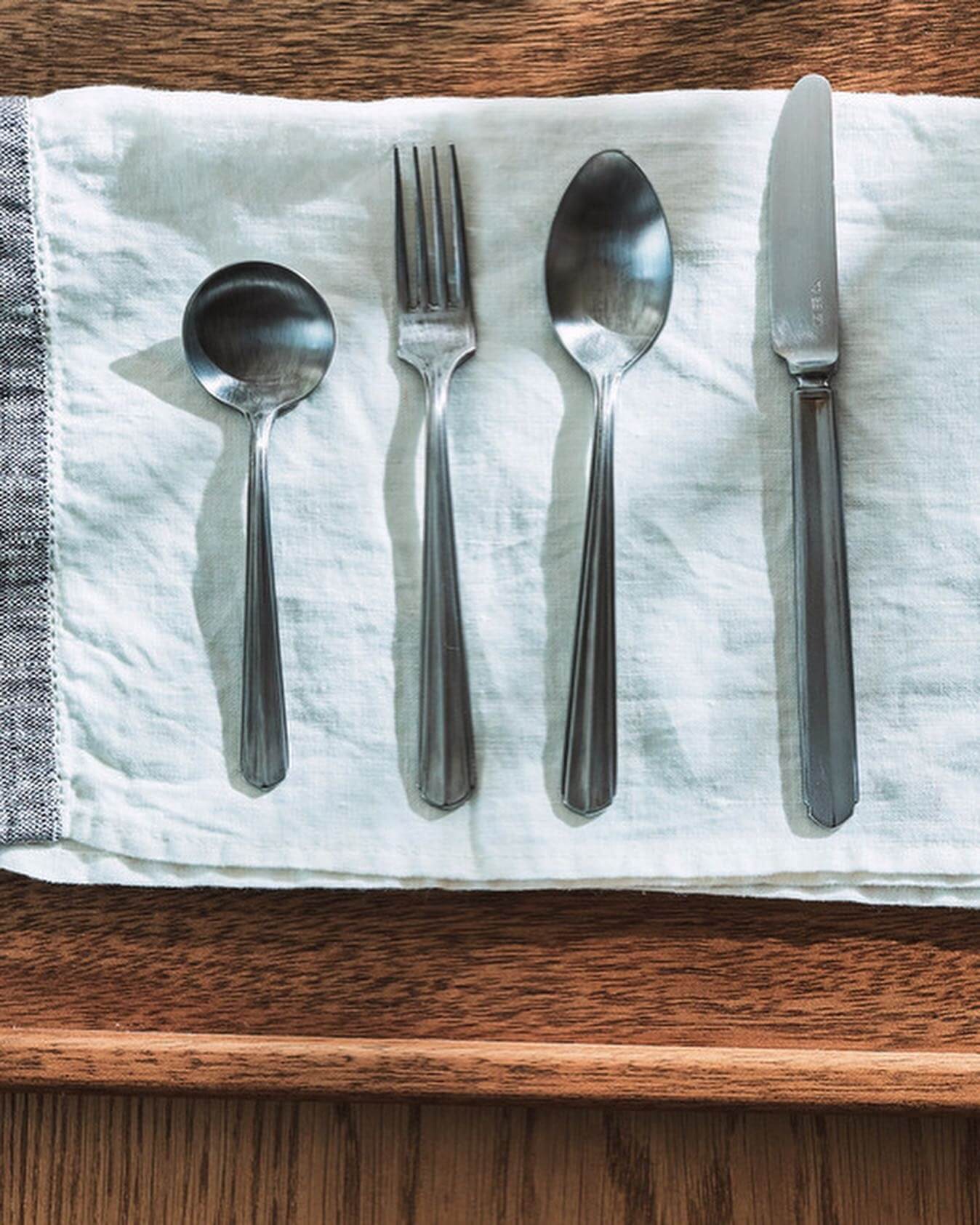 ロイヤル コペンハーゲンの絵皿、ディフューザー、カトラリー……高山都