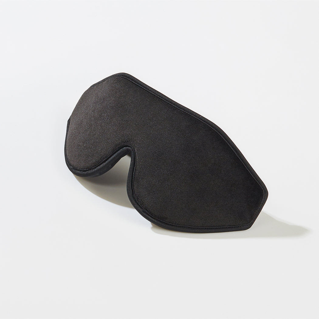 立体的なデザインで睡眠をサポートするアイマスク【TRAVEL SENTRY