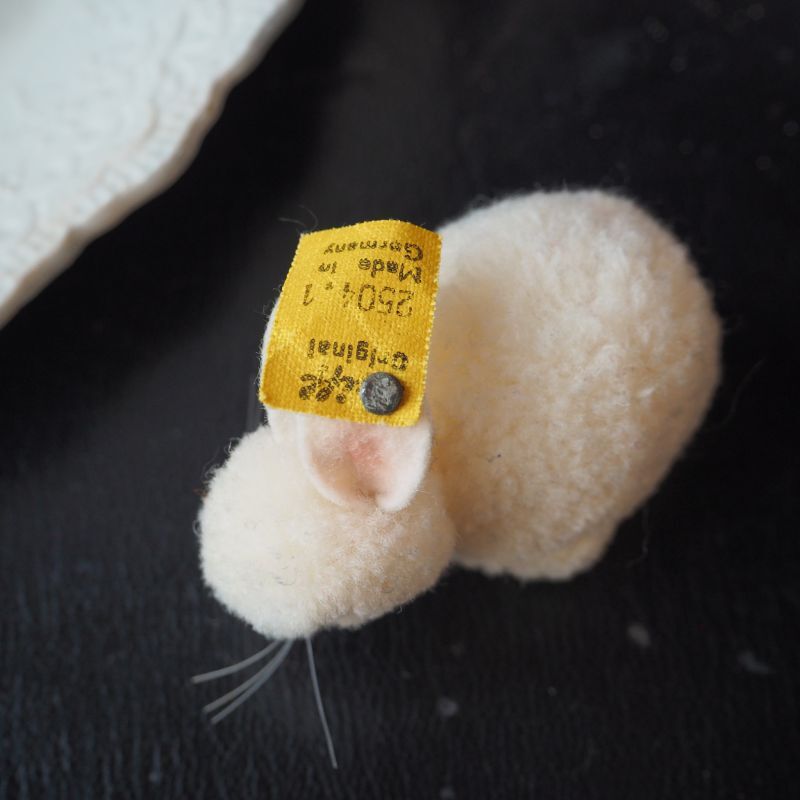 シュタイフ社レアなポンポン白いうさぎ/赤い目100%ウール（極小サイズ